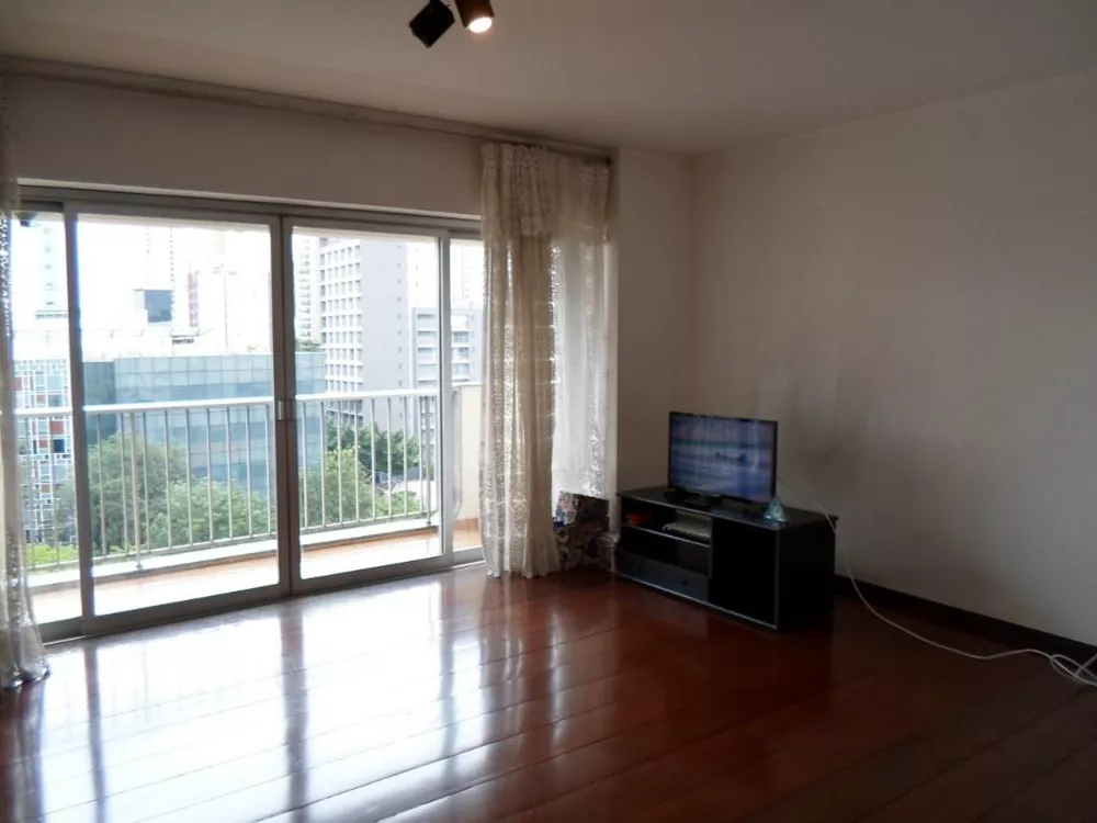 Apartamento à venda com 3 quartos, 140m² - Foto 1