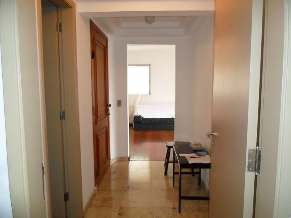 Apartamento à venda com 3 quartos, 140m² - Foto 4