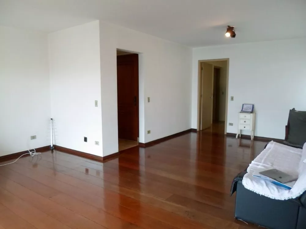 Apartamento à venda com 3 quartos, 140m² - Foto 2