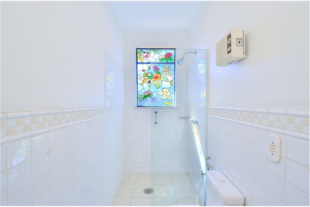 Casa de Condomínio à venda com 4 quartos, 312m² - Foto 4