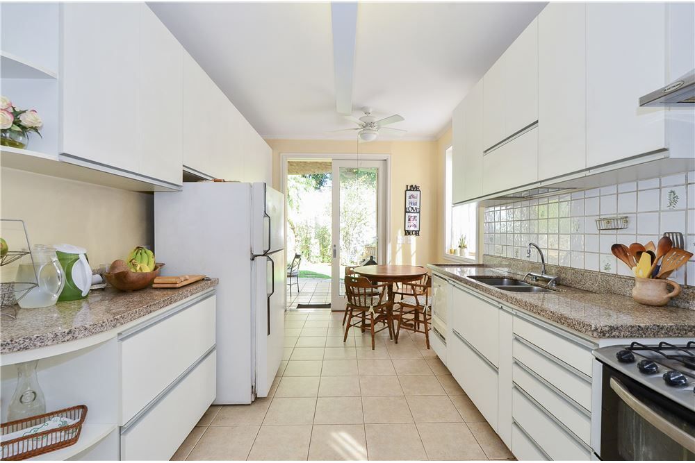 Casa de Condomínio à venda com 4 quartos, 312m² - Foto 9