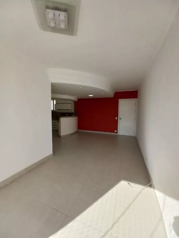 Apartamento para alugar com 2 quartos, 75m² - Foto 3