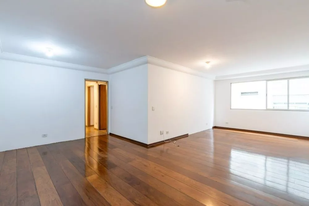 Apartamento à venda com 3 quartos, 150m² - Foto 1