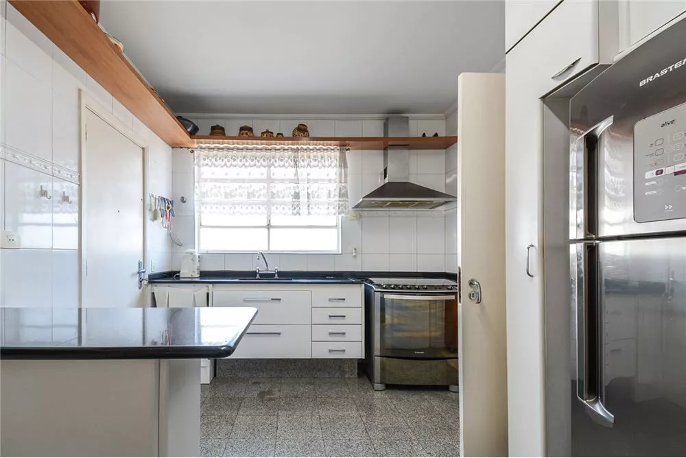 Apartamento à venda com 3 quartos, 149m² - Foto 4