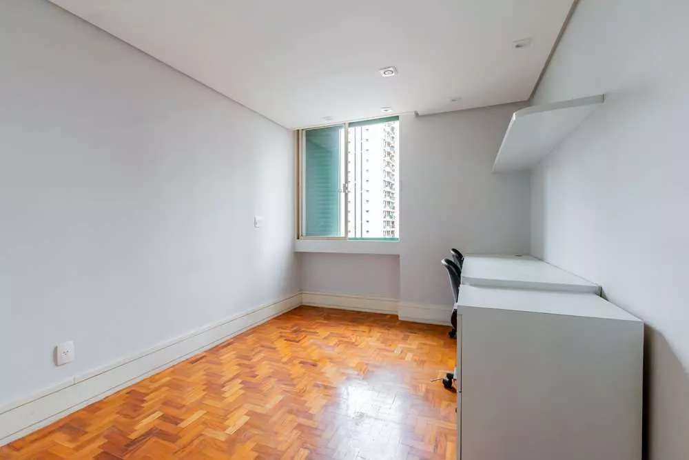 Apartamento à venda com 3 quartos, 135m² - Foto 4