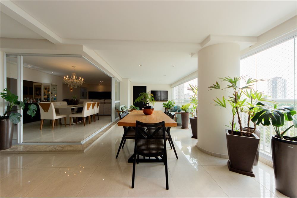 Apartamento, 4 quartos, 242 m² - Foto 1