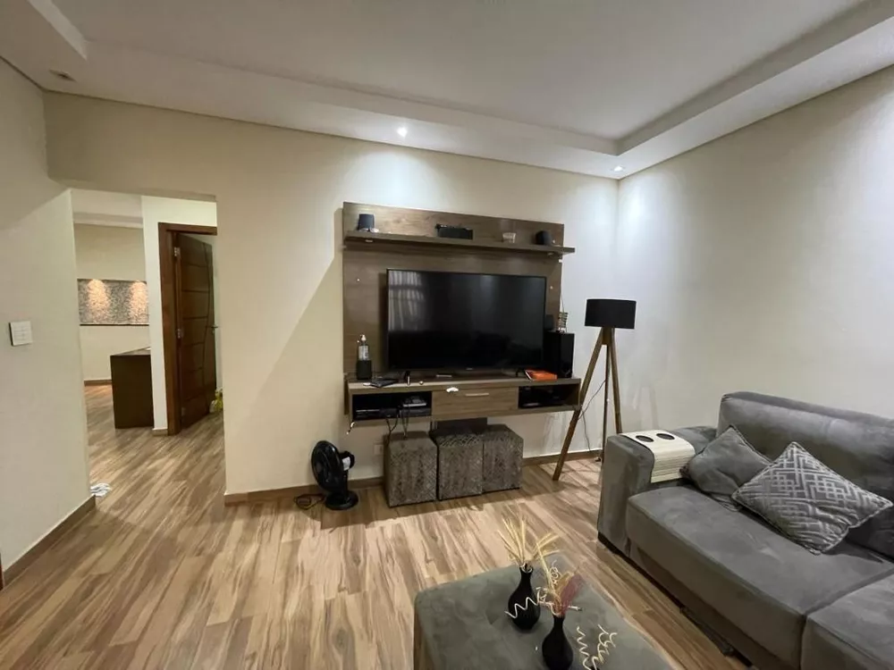 Casa à venda com 3 quartos, 296m² - Foto 2