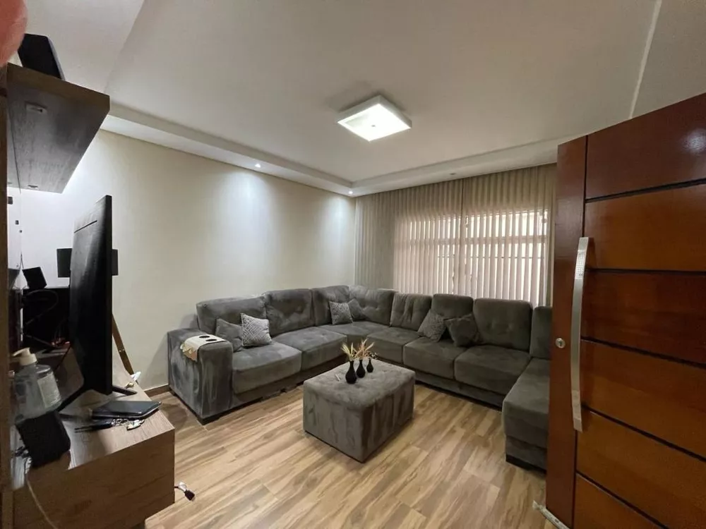 Casa à venda com 3 quartos, 296m² - Foto 1