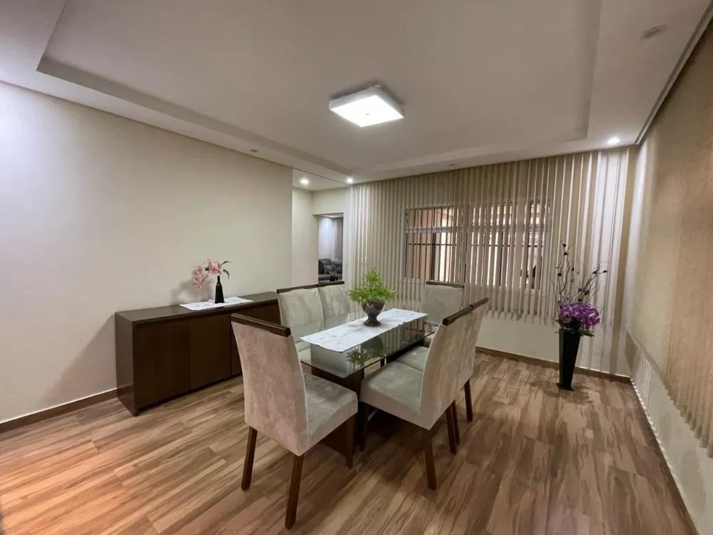 Casa à venda com 3 quartos, 296m² - Foto 4