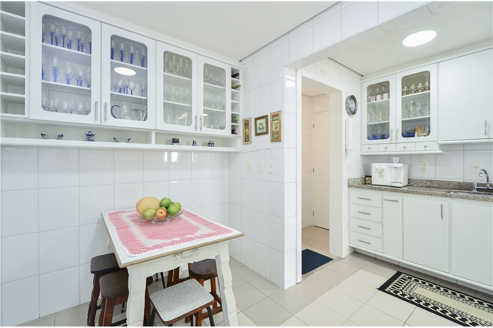 Apartamento, 3 quartos, 147 m² - Foto 1