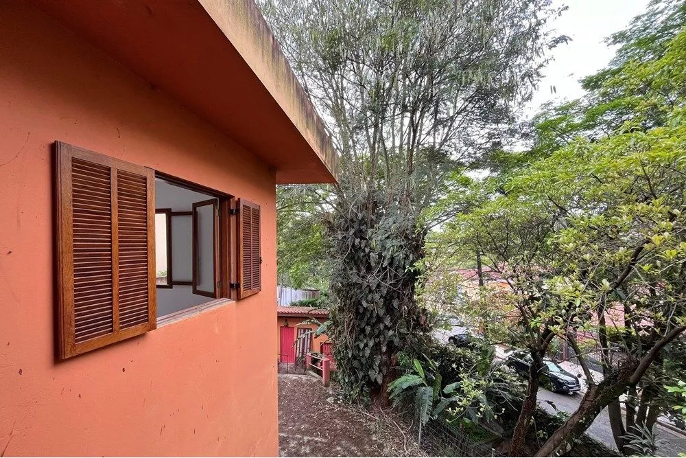 Casa de Condomínio à venda com 4 quartos, 260m² - Foto 1