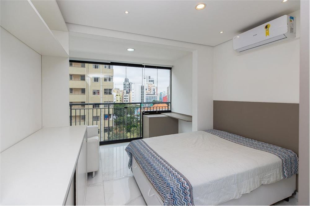 Apartamento à venda com 1 quarto, 24m² - Foto 2