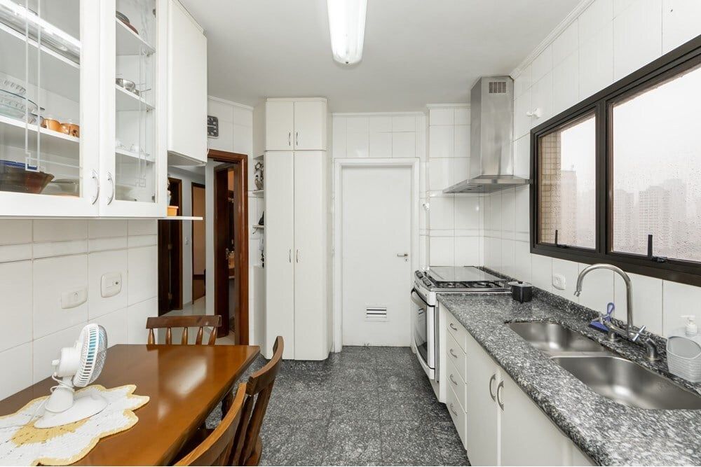 Apartamento à venda com 3 quartos, 125m² - Foto 9
