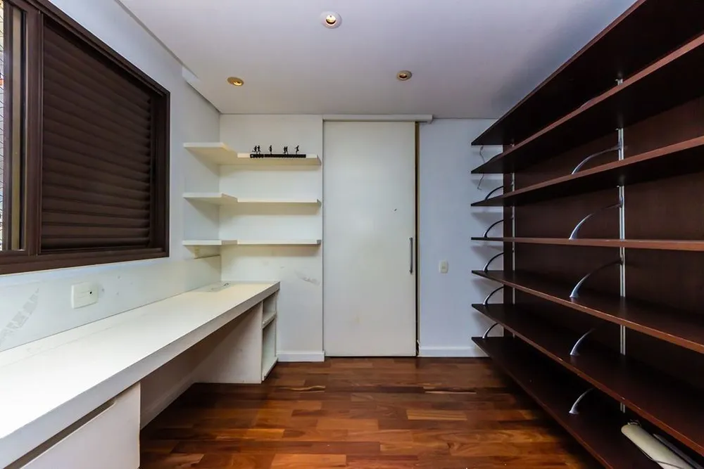 Apartamento, 3 quartos, 198 m² - Foto 2