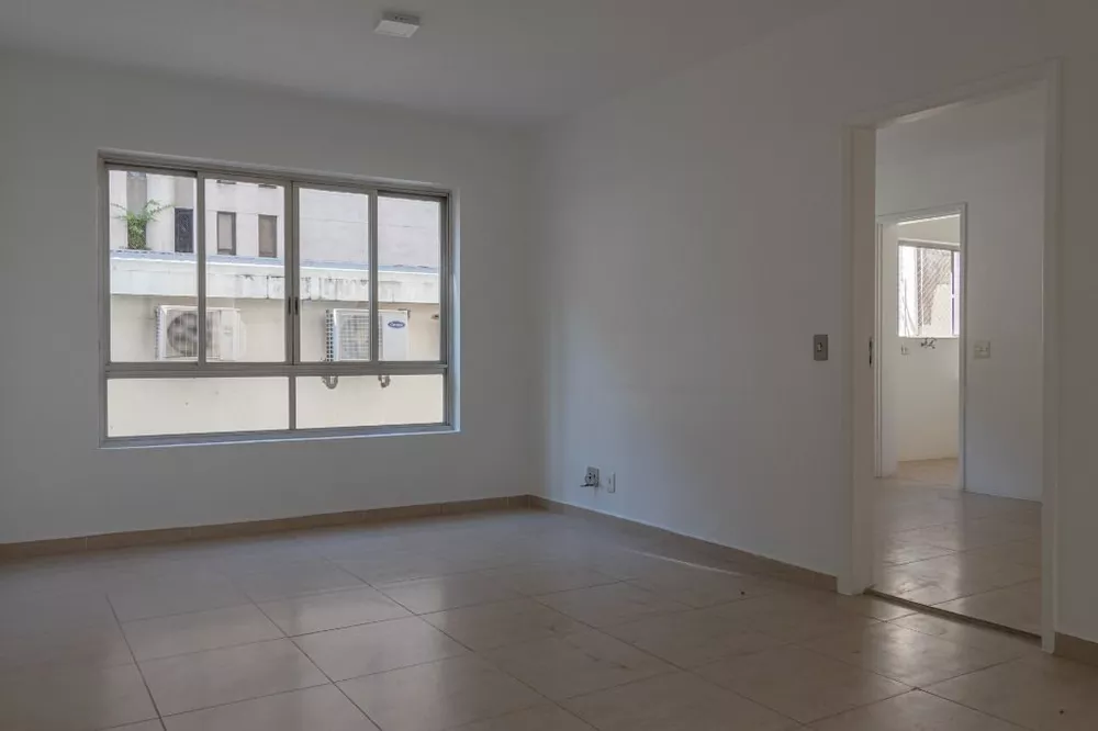 Apartamento para alugar com 3 quartos, 157m² - Foto 2