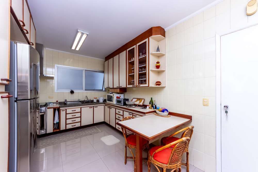 Apartamento à venda com 4 quartos, 140m² - Foto 14