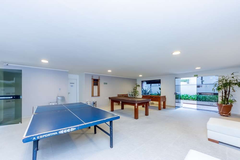 Apartamento à venda com 4 quartos, 140m² - Foto 2