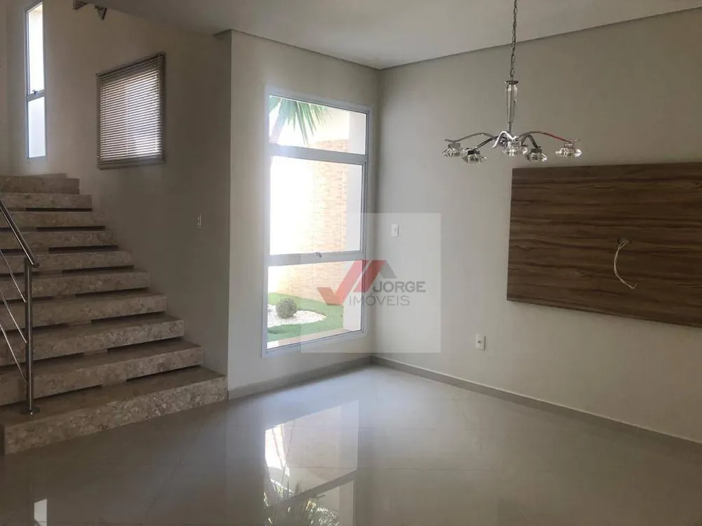 Casa, 3 quartos, 279 m² - Foto 2