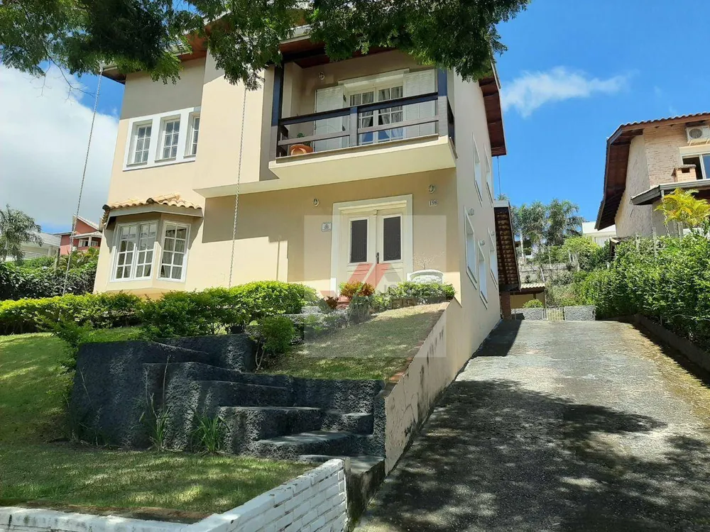 Casa, 3 quartos, 275 m² - Foto 1