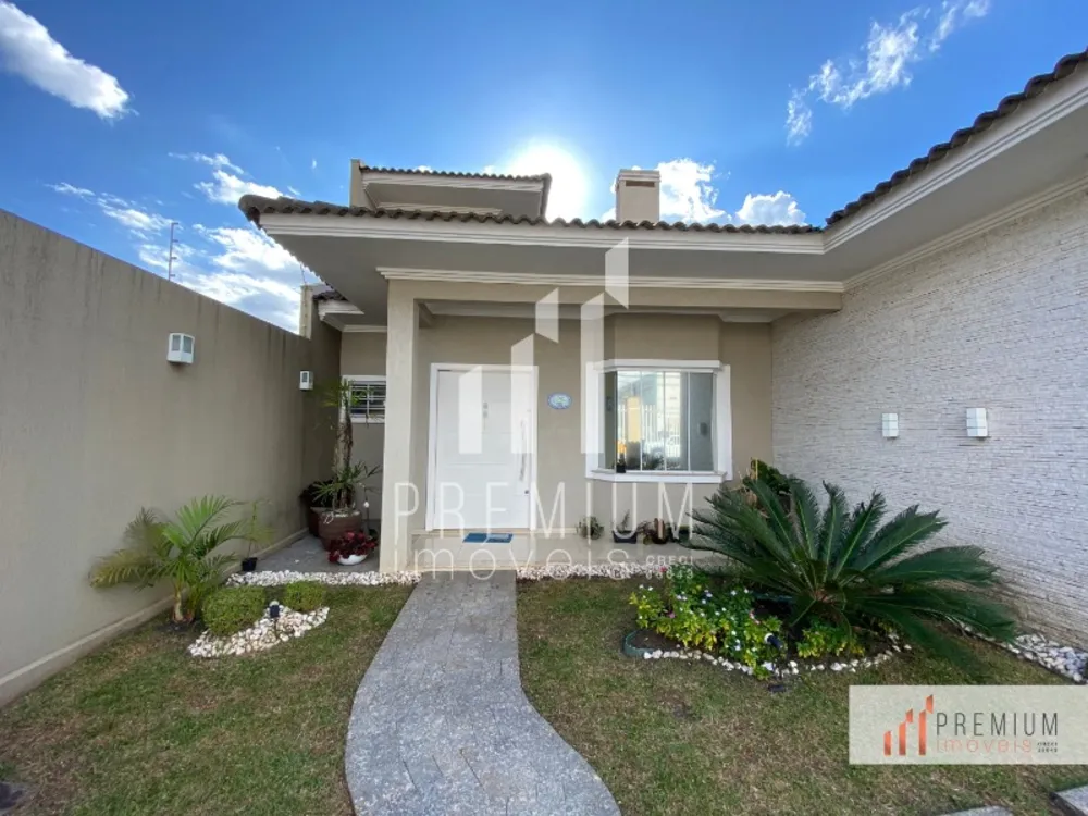 Casa, 3 quartos, 245 m² - Foto 1