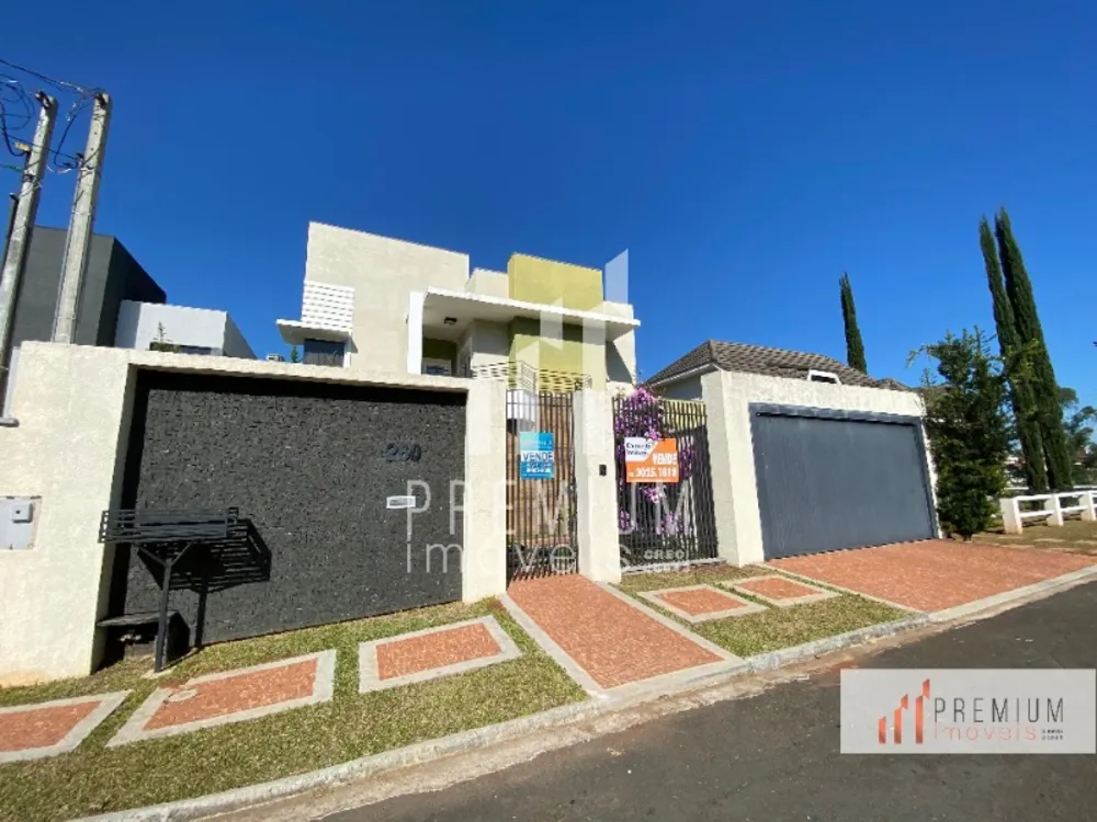 Casa, 3 quartos, 218 m² - Foto 1