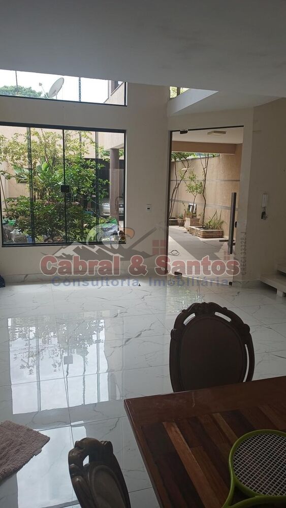 Casa à venda com 3 quartos, 269m² - Foto 7