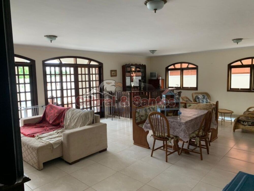 Casa à venda com 3 quartos, 464m² - Foto 1