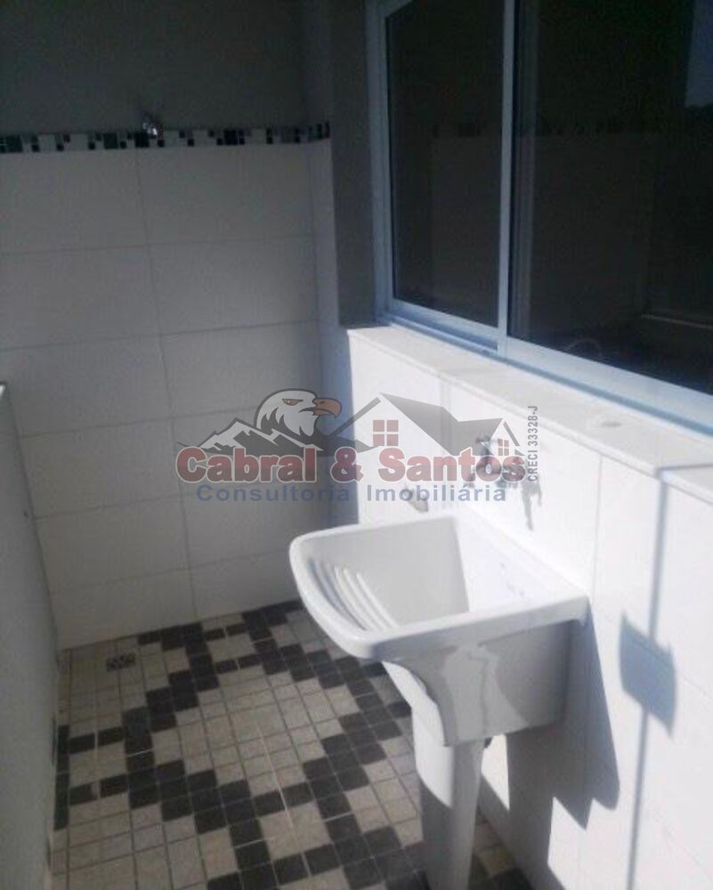 Apartamento à venda com 2 quartos, 70m² - Foto 2