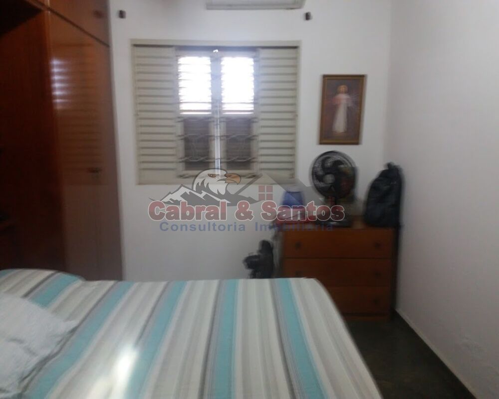 Chácara à venda com 4 quartos, 410m² - Foto 1