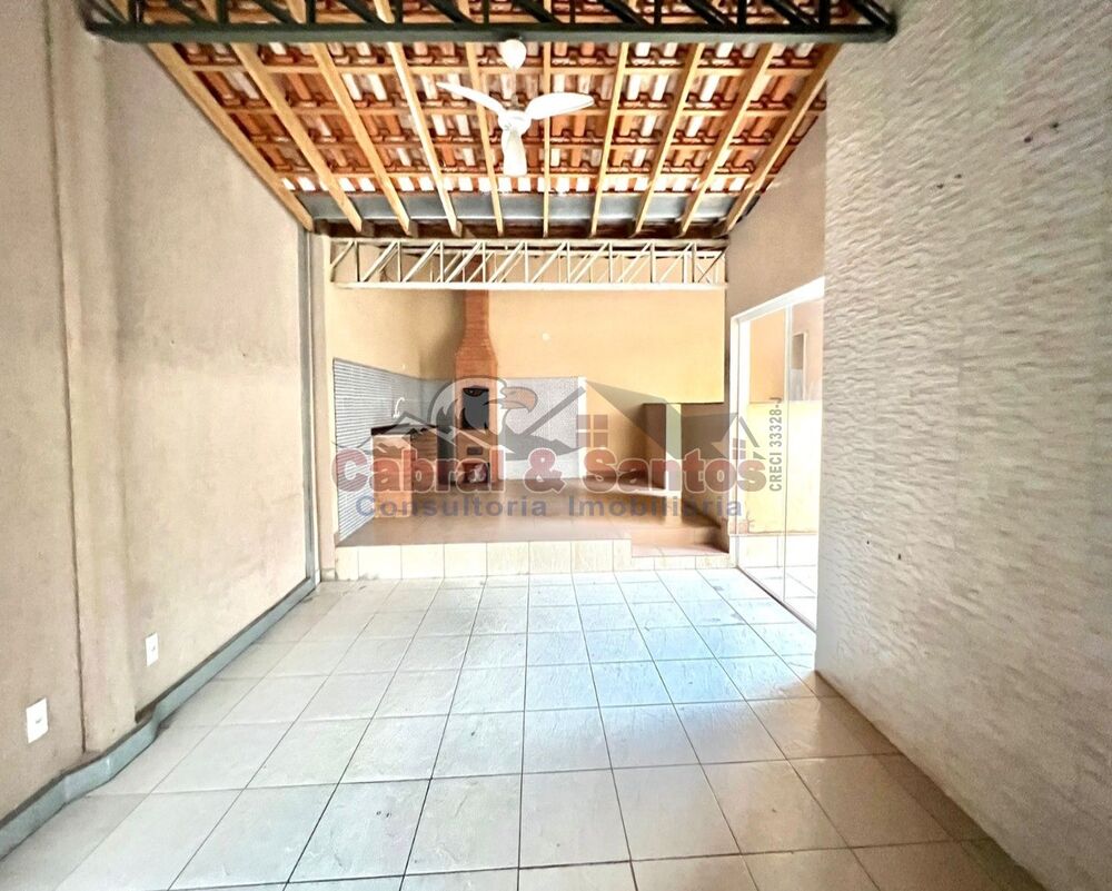 Casa à venda com 3 quartos, 220m² - Foto 3