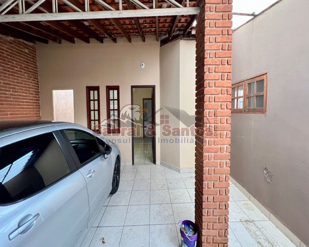 Casa à venda com 3 quartos, 220m² - Foto 1
