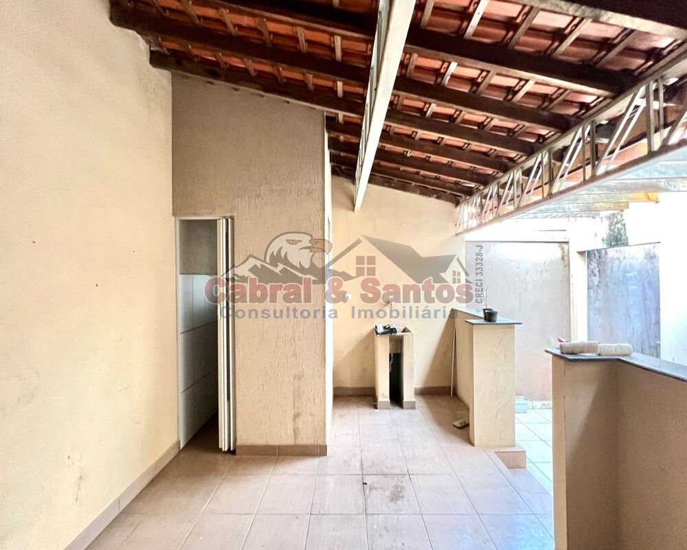 Casa à venda com 3 quartos, 220m² - Foto 4