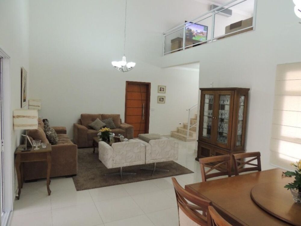 Casa, 3 quartos, 302 m² - Foto 1