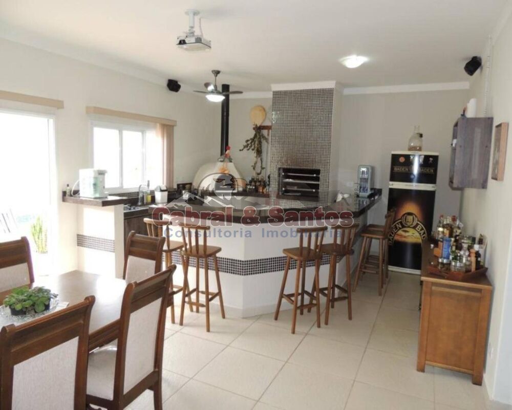 Casa, 3 quartos, 302 m² - Foto 2