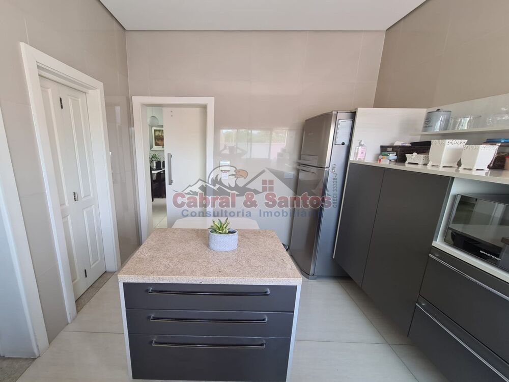 Casa, 3 quartos, 240 m² - Foto 1
