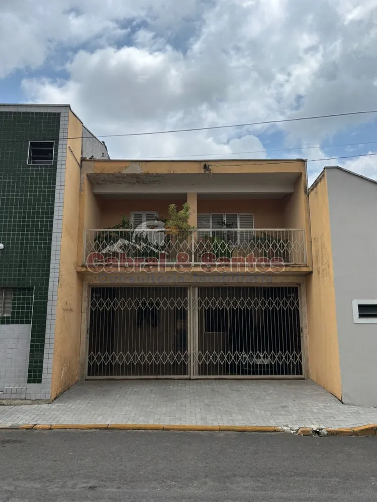 Casa, 4 quartos, 203 m² - Foto 1