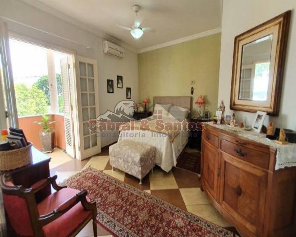 Casa, 4 quartos, 348 m² - Foto 1