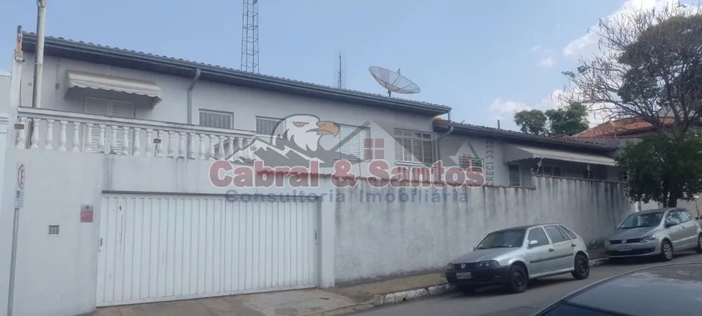 Casa, 6 quartos, 249 m² - Foto 1