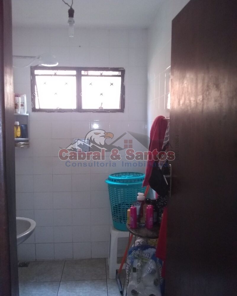 Casa à venda com 2 quartos, 160m² - Foto 1