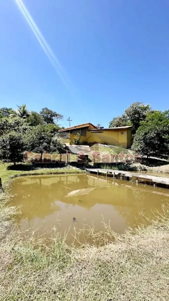 Chácara, 3 quartos, 1331 m² - Foto 1
