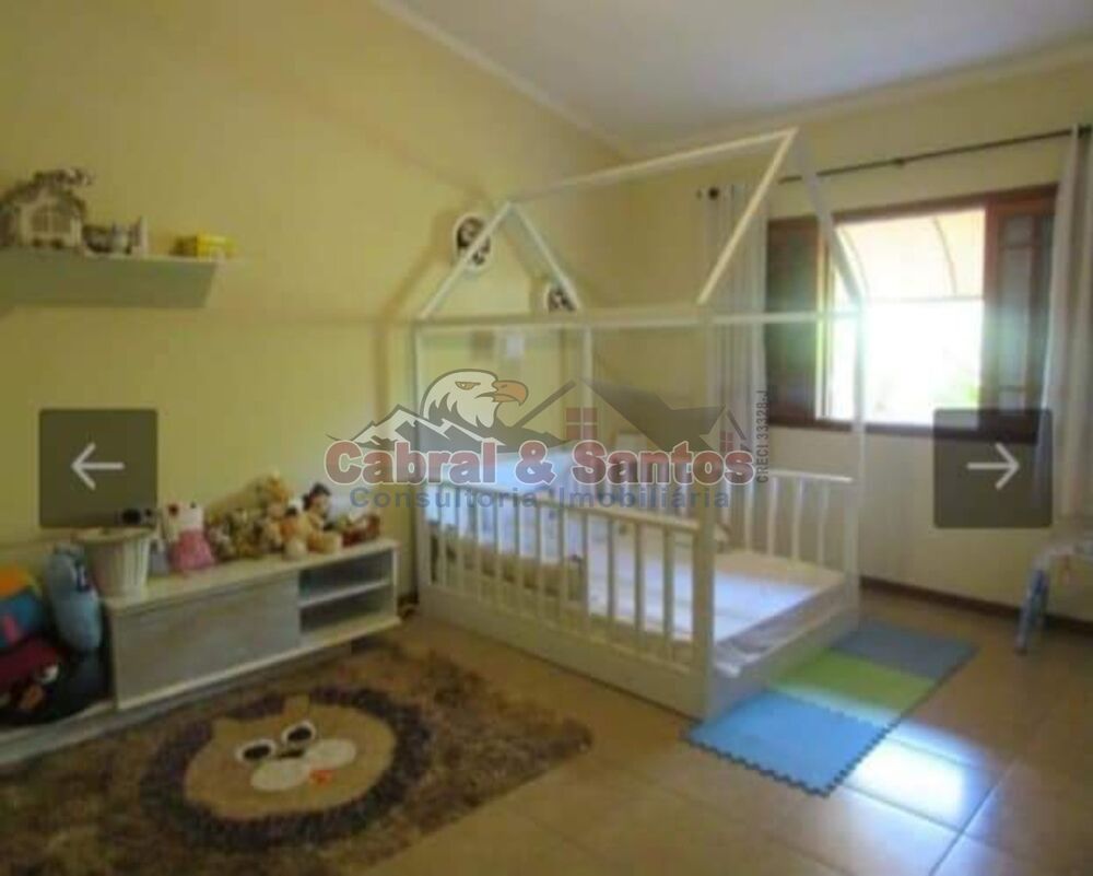 Casa à venda com 3 quartos, 650m² - Foto 1