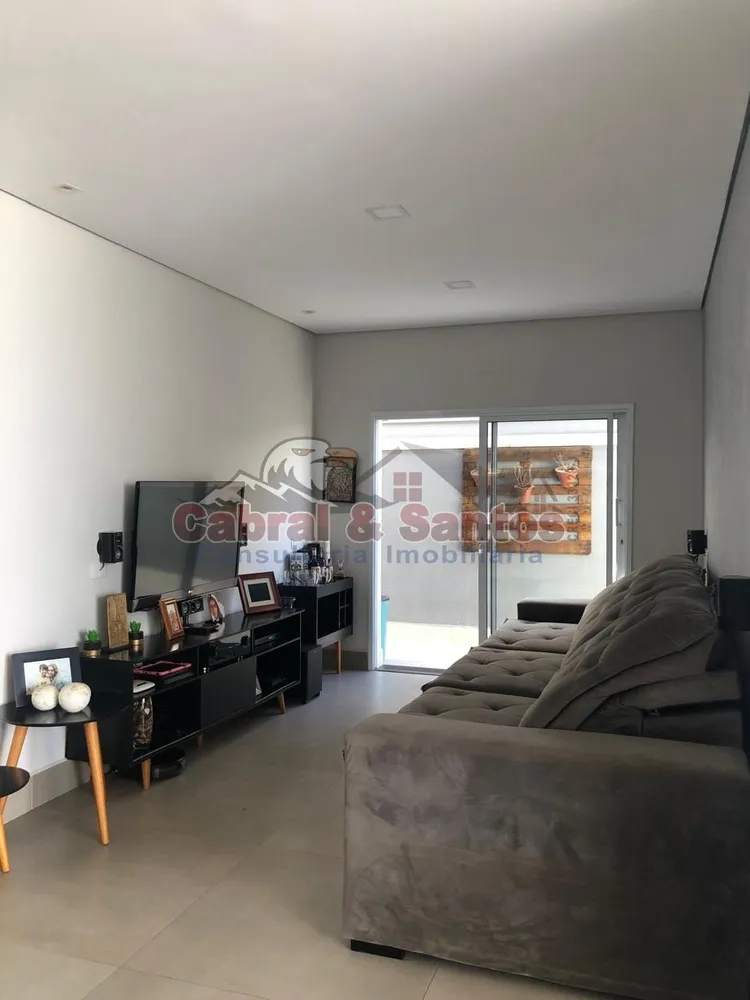 Casa, 3 quartos, 242 m² - Foto 2