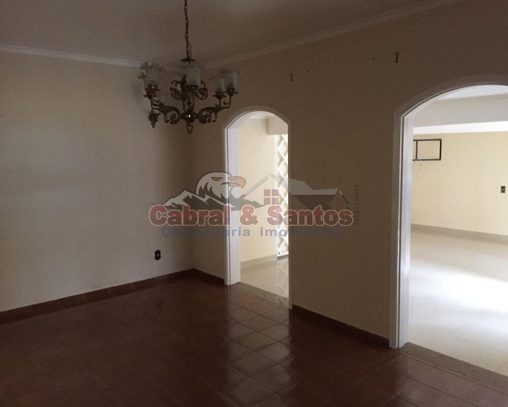 Casa, 4 quartos, 335 m² - Foto 1
