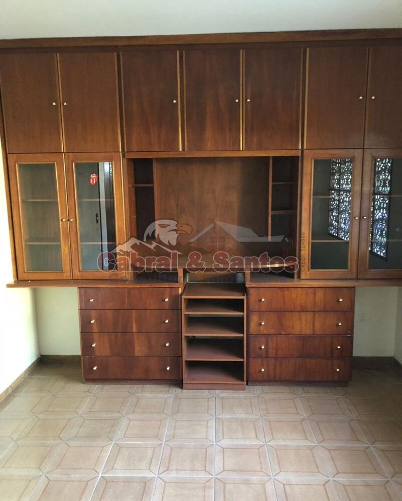 Casa, 4 quartos, 335 m² - Foto 2