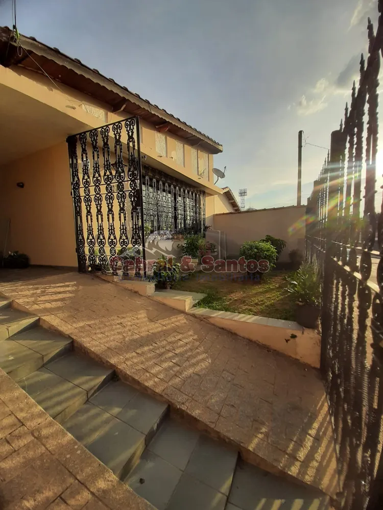 Casa, 3 quartos, 200 m² - Foto 1