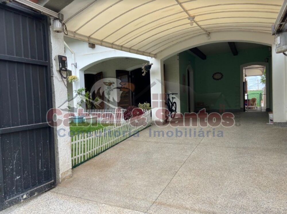 Casa, 4 quartos, 247 m² - Foto 2