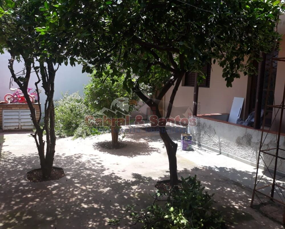 Casa, 4 quartos, 210 m² - Foto 1