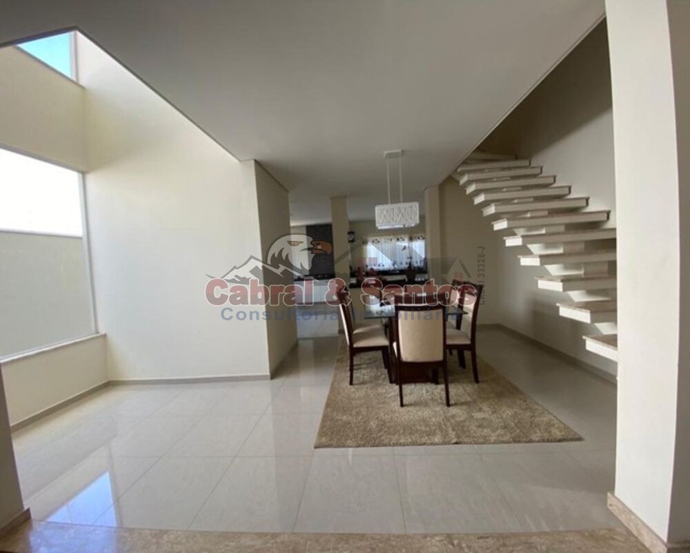 Casa à venda com 3 quartos, 260m² - Foto 2
