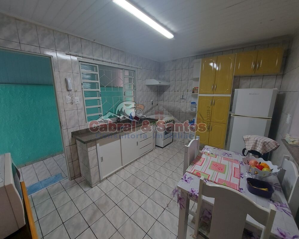 Casa à venda com 3 quartos, 123m² - Foto 1