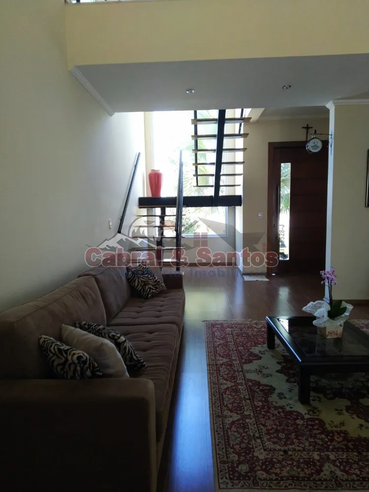 Casa, 3 quartos, 268 m² - Foto 2